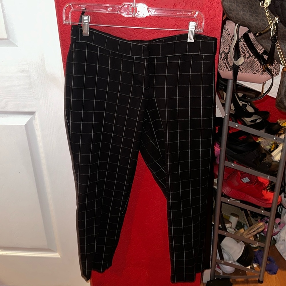 Amanda & Chelsea dress crop pants